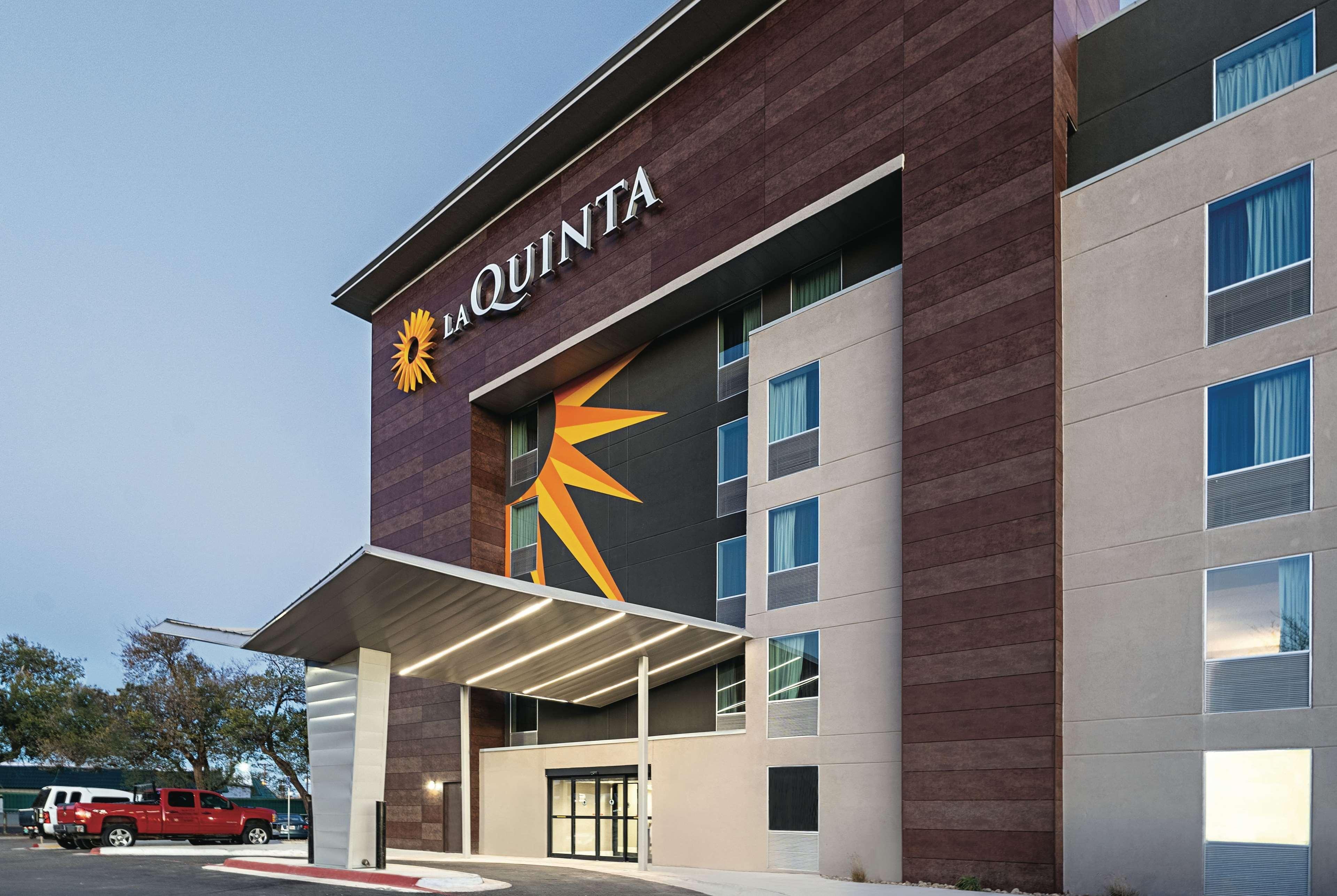 La Quinta By Wyndham Lubbock West Medical Center Hotel Ngoại thất bức ảnh